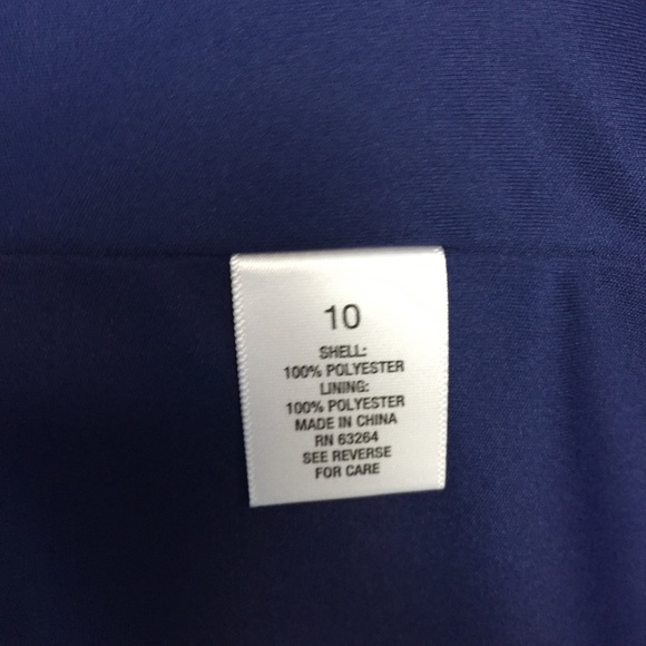 Roz & Ali Floral Trumpet Sleeve Shift Dress - Picture 10 of 16